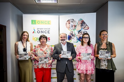 Foto de familia durante la presentación del Informe de Valor Compartido del Grupo Social ONCE en Madrid