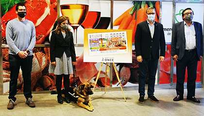 Foto de familia de la presentación del cupón dedicado al Mercado Municipal de Santa Catalina en Palma de Mallorca