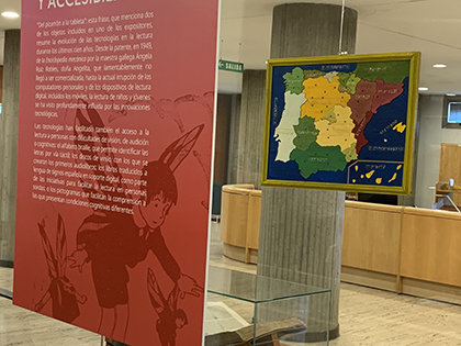 Mapa Puzle de España, etiquetado en braille, cedido por el Museo Tiflológico para la exposición