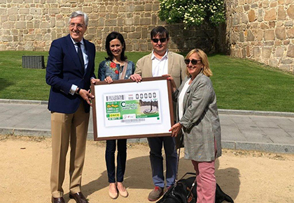 Foto presentación cupón ONCE dedicado al Reloj de Sol de la Muralla de Ávila