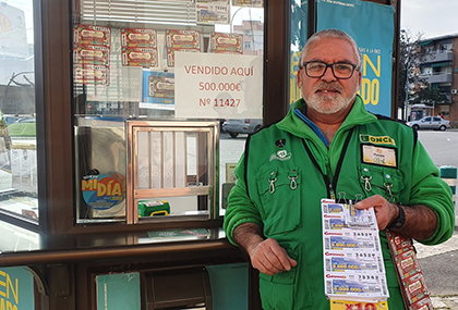 Manuel López Ortiz, vendedor ONCE que, en 24 horas,  ha dado premios importantes en Córdoba