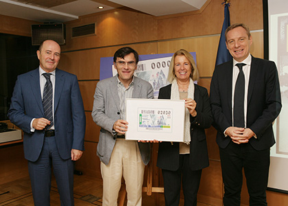 Foto de familia de la presentación del cupón de la ONCE dedicado al 20 aniversario de Forética