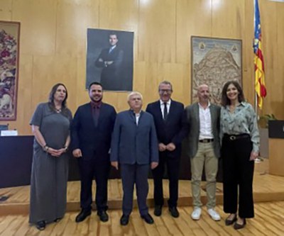 Foto de familia de la presentación de Sergio Barrera, nuevo director de la ONCE en Benidorm