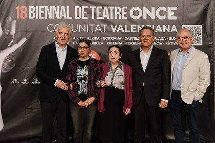Presentación de la 18 Bienal de Teatro con responsables de la ONCE, actores y representante del Institut Valencià de Cultura 