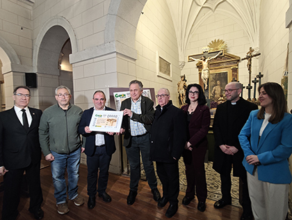 Foto de familia de la presentación del cupón dedicado al 940 aniversario de la Antigua, Ilustre y Real Cofradía de la Santa Caridad de Toledo