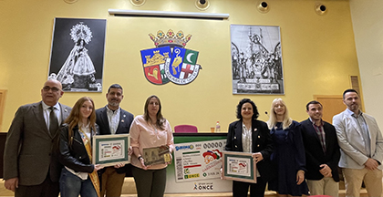 Presentación del cupón de la ONCE dedicado a la Comparsa Garibaldinos, de Sax