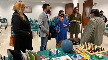 Un momento de la visita del alcalde de Ibiza a la sede de la ONCE