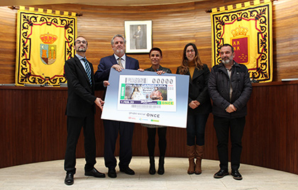 Presentación del cupón de la ONCE dedicado a La fiesta de La Candelaria, en Beniel