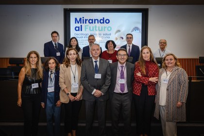 Foto de familia de la jornada 'Mirando al Futuro: Decálogo para la Salud Visual Infantil en España'