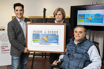 Emilio Corchado, Teresa Palahí y Jesús Herández, presentan el cupón dedicado a Startup Olé 2019