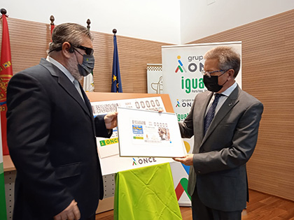 Presentación del cupón de la ONCE dedicado al 50 Aniversario del descubrimiento de la Dama de Baza