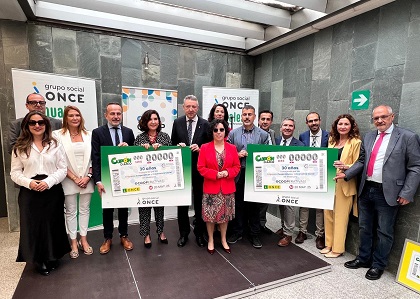 Foto de familia de la presentación del cupón dedicado al 30 aniversario de FAECTA