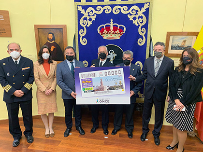 Foto de familia de la presentación del Cupón dedicado a la Torre del Oro