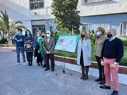 Presentación del cupón dedicado a la Facultad de C de la Educación y del Deporte de Melilla