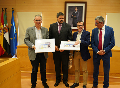 Foto de familia de la presentación del cupón dedicado a Vegas Altas, la unión de los municipios de Don Benito y Villanueva de la Serena