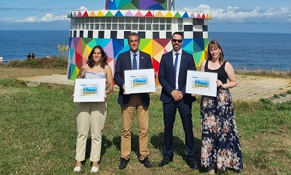 Presentación del cupón dedicado al faro de Ajo