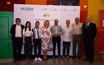 Foto de familia premiados Solidarios ONCE Región de Murcia 2018