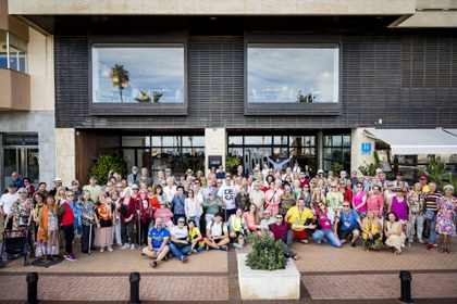 El grupo de participantes ante el hotel Ilunion Fuengirola
