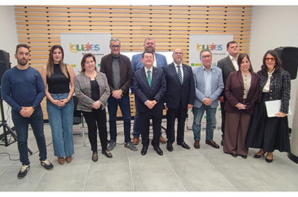 Foto de familia de la inauguración de la sede de la ONCE en Arrecife