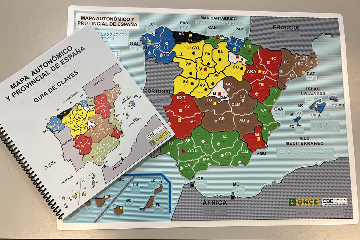 Mapa político de España en relieve con su guía en braille