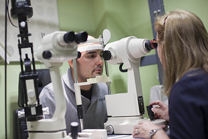 Revisión oftalmológica con tecnología de última generación