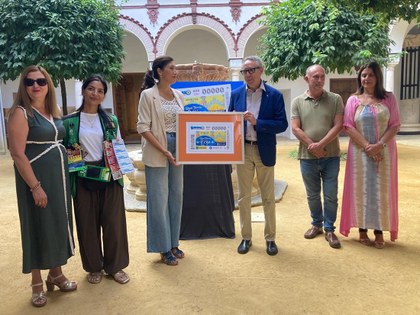 Foto de familia de la presentación del cupón dedicado a la Real Feria de Écija