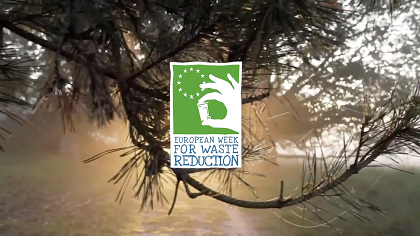 logo de la semana europea de reducción de residuos sobre un fondo de árboles