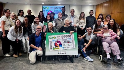 Presentación en Valencia del cupón dedicado al Día Internacional de las Personas Cuidadoras