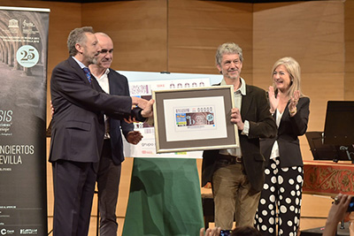 Presentación del cupón dedicado al 25 aniversario de la OBS