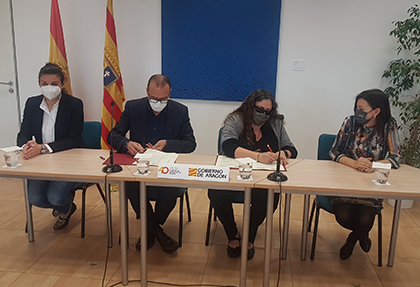 Firma del acuerdo entre la ONCE y el Gobierno de Aragón en materia de educación