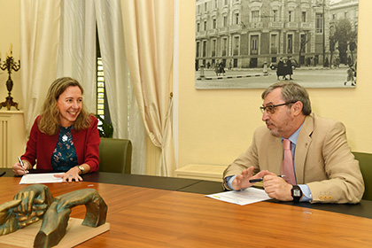 Patricia Sanz y Fernando Chacón, durante la firma del acuerdo