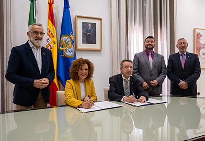 Firma del acuerdo entre la ONCE y la Diputación de Huelva