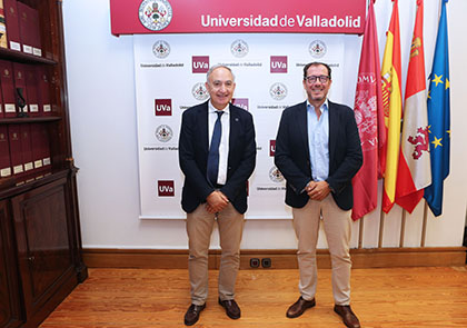 Antonio Largo Cabrerizo e Ismael Pérez Blanco, tras la firma del acuerdo
