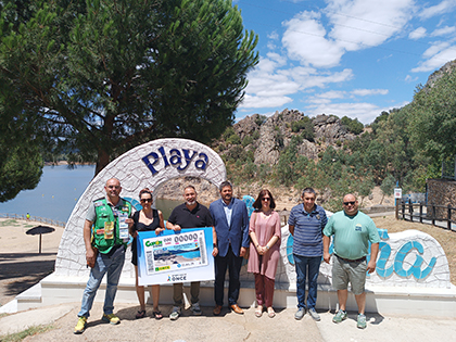 Presentación del cupón dedicado a la playa de Puerto Peña, en Talarrubias