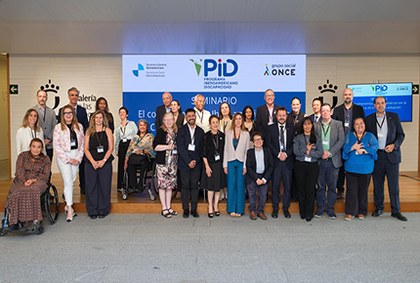 Foto de grupo de los asistentes al Seminario