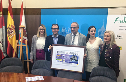 Presentación del cupón de la ONCE dedicao a la Torre del Reloj de Ponferrada