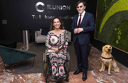 Gabriela Michetti posa junto a Alberto Durán