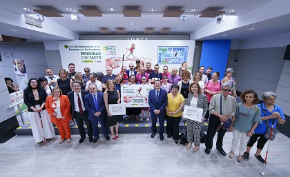 Imagen de participantes en el evento.