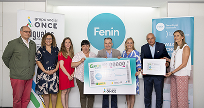 Foto de familia de la presentación del cupón dedicado a los 45 años de la Federación Española de Empresas de Tecnología Sanitaria y los 15 de la Fundación