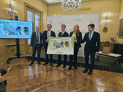 Foto de familia de la presentación del cupón dedicado al Desfiladero de La Yecla