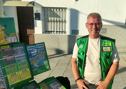 José Antonio García, vendedor ONCE en Las Cabezas de San Juan