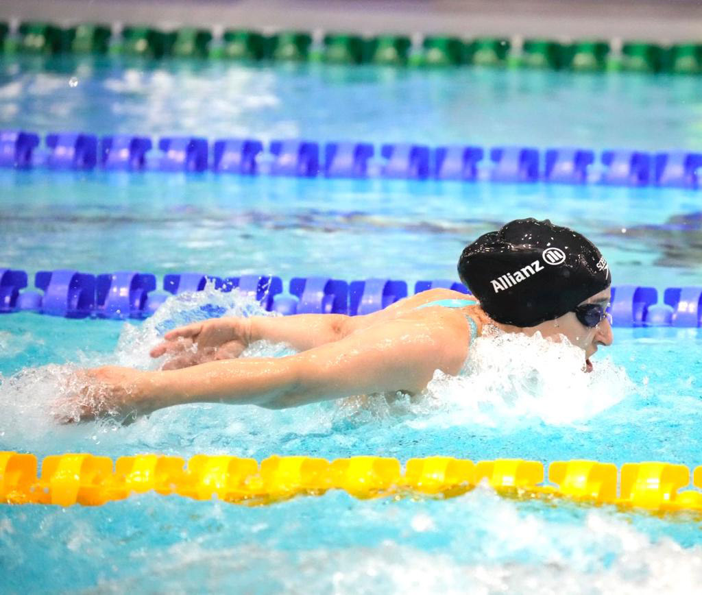 María Delgado durante la final de los 100 metros mariposa