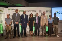 Foto de familia de la presentación de la Fundación ONCE Baja Visión en Extremadura