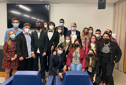 Foto de grupo tras la reunión con el comisario europeo Nicolas Smith