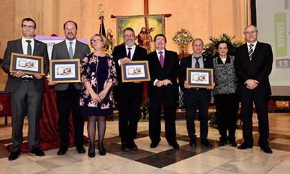 Foto de familia de la presentación del cupón que la ONCE dedica a Nuestro Padre Jesús ‘El Abuelo’, Patrón popular de Orihuela