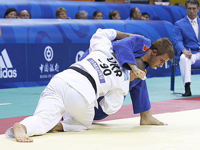 El judoka ciego Abel Vázquez durante una competición