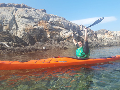 Isaac Padrós se puede convertir en la primera persona ciega en hacer la vuelta a Menorca en kayak individual