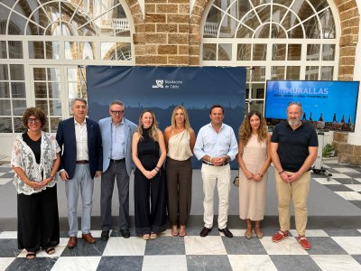 Foto de familia de la presentación del Programa Sin Murallas, en el que participa la ONCE
